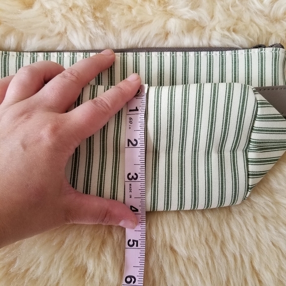 Kathy Ireland Striped Cosmetic Bag - Picture 7 of 9